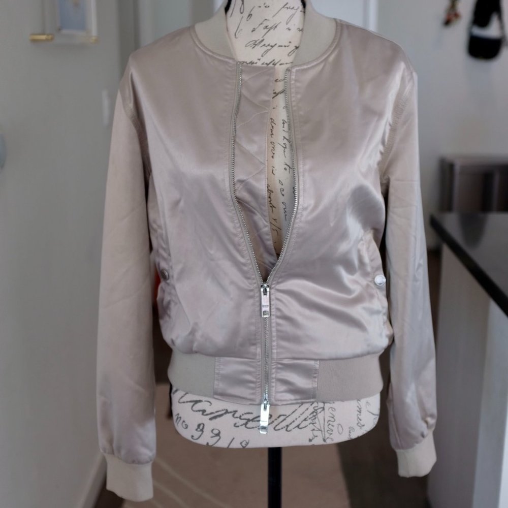 Hudson champagne bomber size L